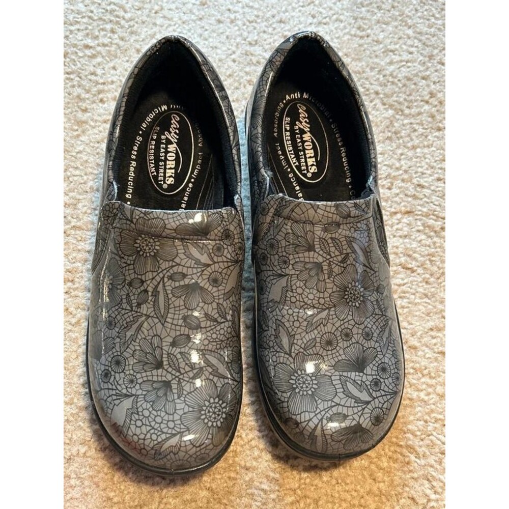 Easy Street Black Floral Patent Work Clogs / Nursing Shoes Size 8